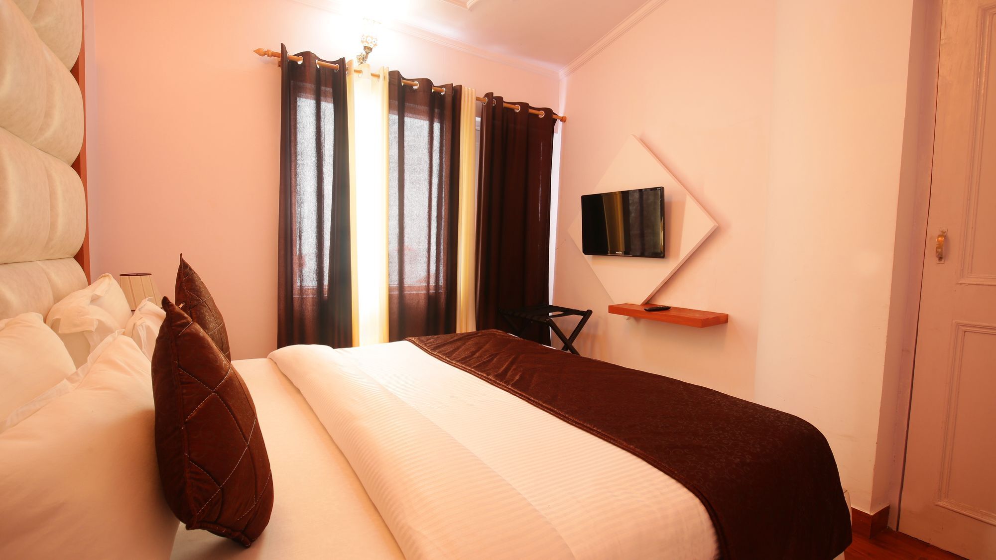 The Swiss Village Resort Nainital Eksteriør billede