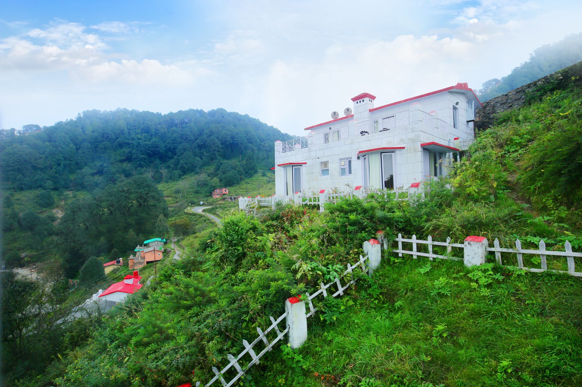 The Swiss Village Resort Nainital Eksteriør billede